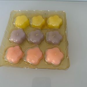 VINTAGE 90s FLOWER SHAPED TEA LIGHT CANDLES SET OF 9 - NEW